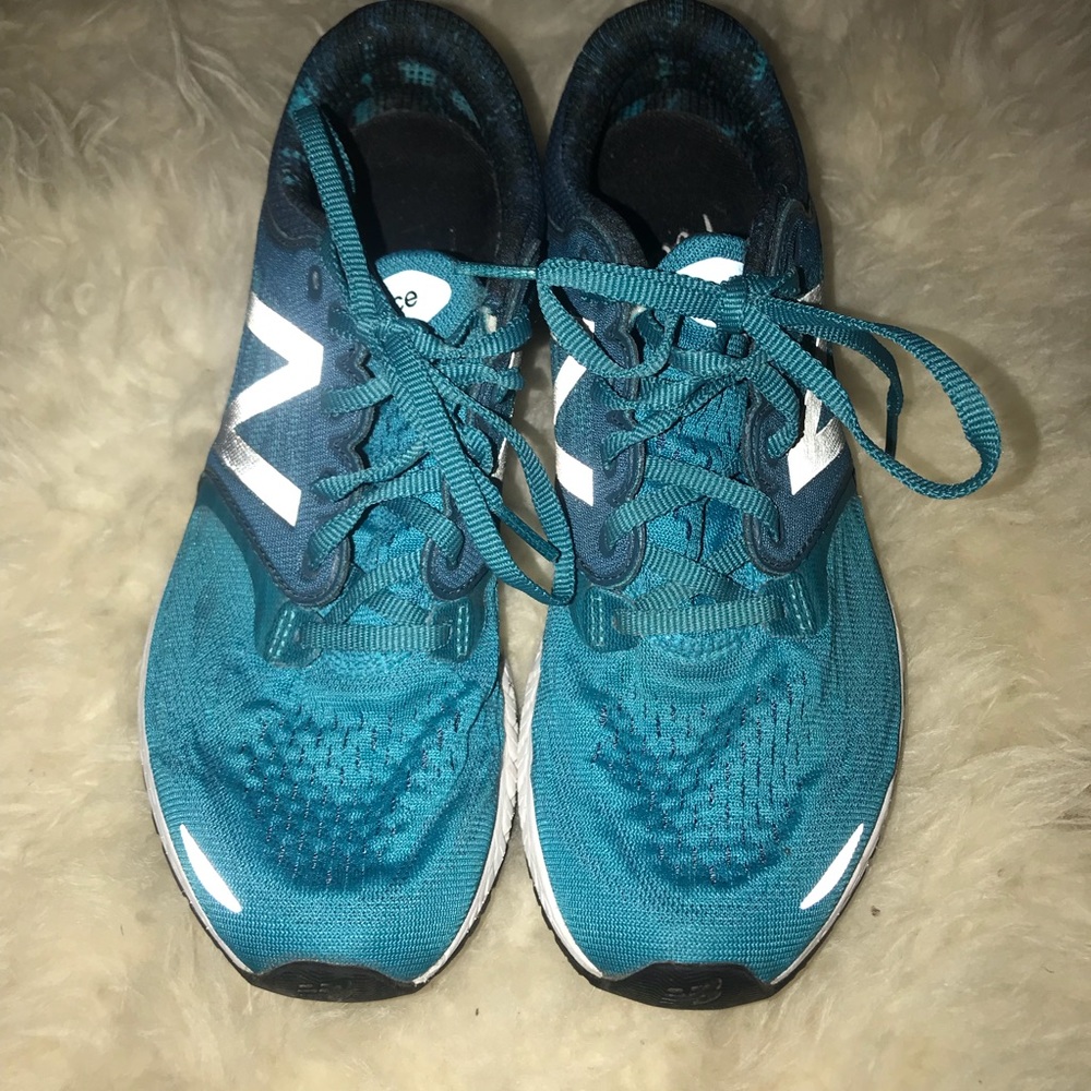 New Balance tennis shoes